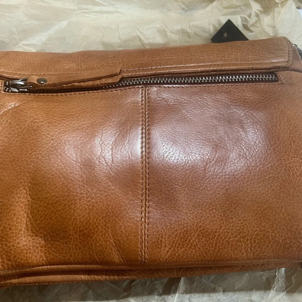 latico Vintage-inspired Brown Leather Crossbody Beautiful purse. - Picture 3 of 9